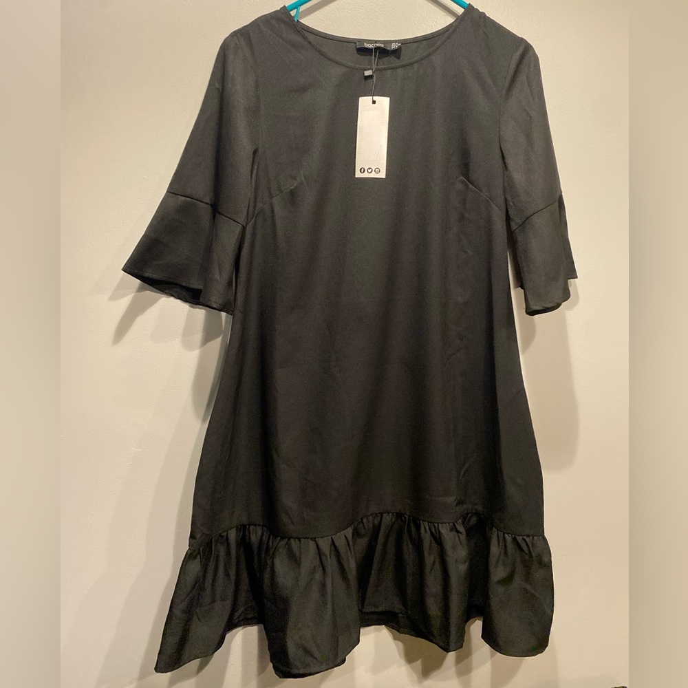 NWT Boohoo Shift Dress